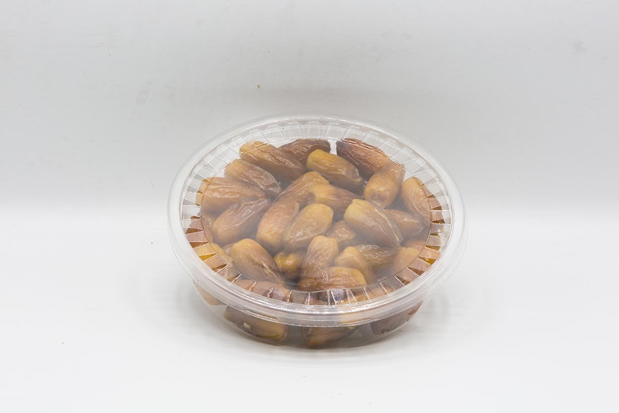Dry stemless Deglet Nour dates
